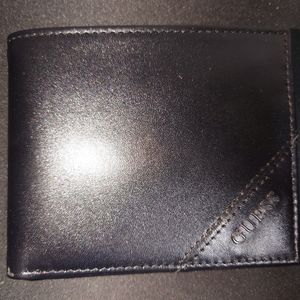 NEW Guess bifold wallet